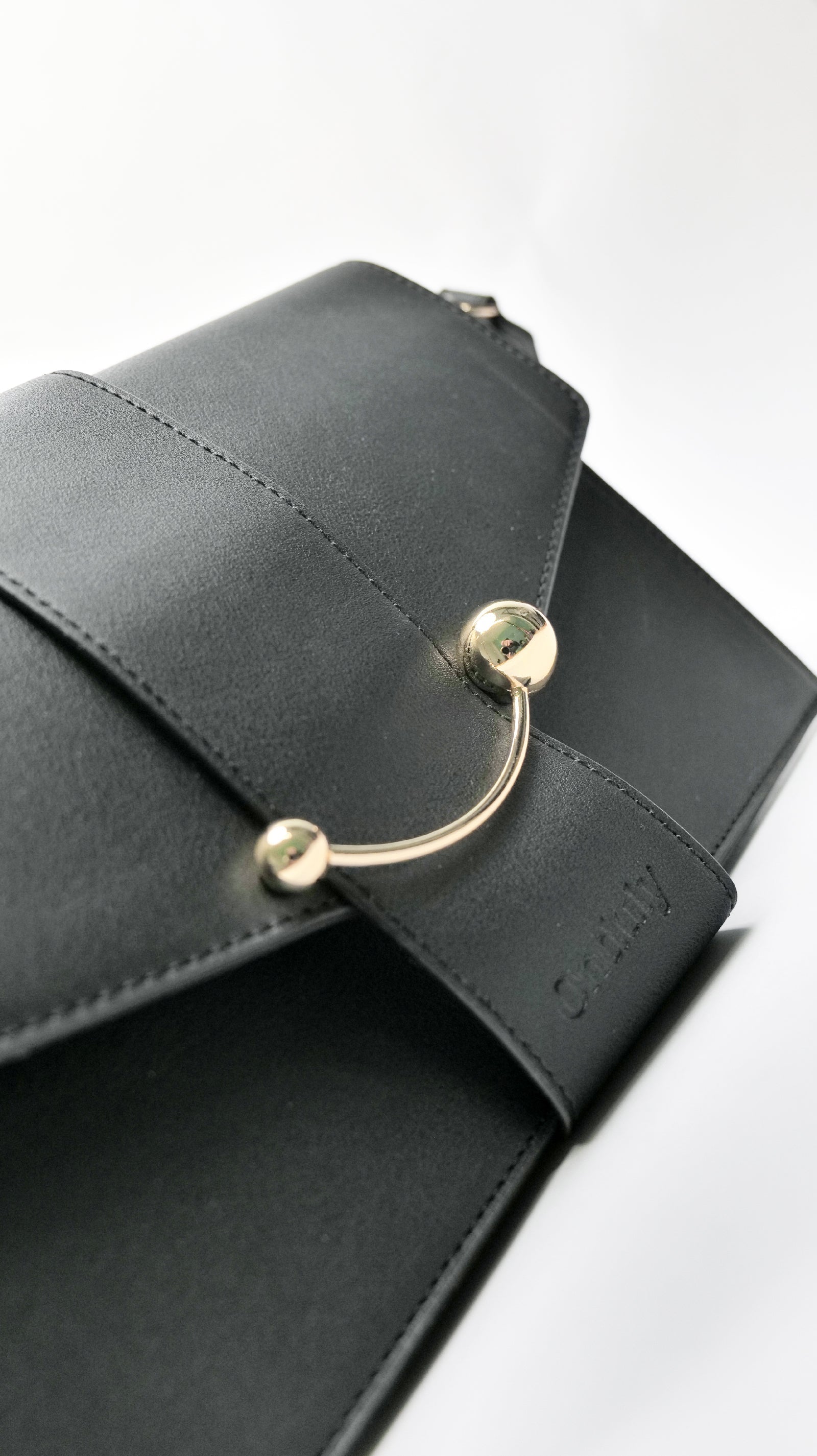 gid://shopify/MediaImage/26197621178438